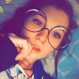 Meet your Posher, Lacey